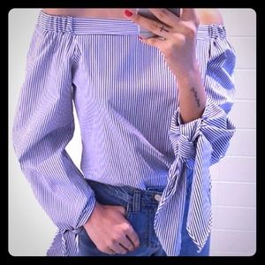 Off shoulders blouse
